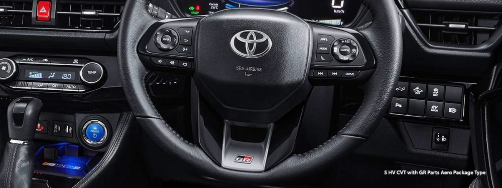Toyota Yaris Cross đời 2023 ra mắt tại Indonesia.